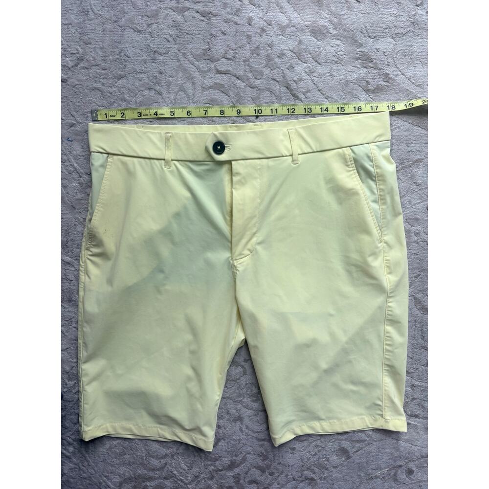 Greyson Montauk Golf Shorts Mens 34 Yellow 10 Inseam Stretch $130 - Picture 4 of 6